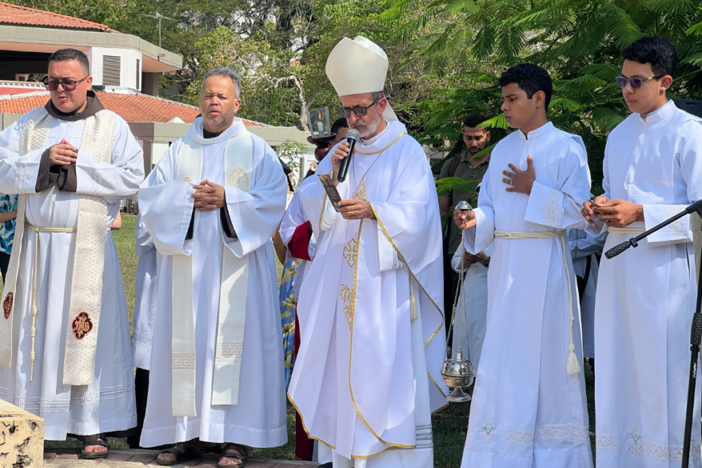 Conmemoración de los 800 años del tránsito de San Francisco de Asís 